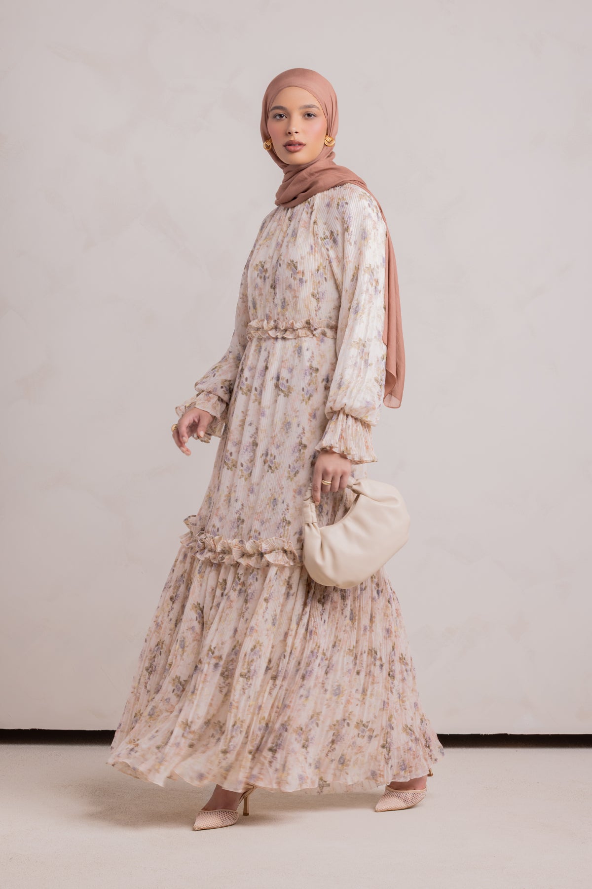 Aiza Pleated Floral Maxi Dress- Fairy