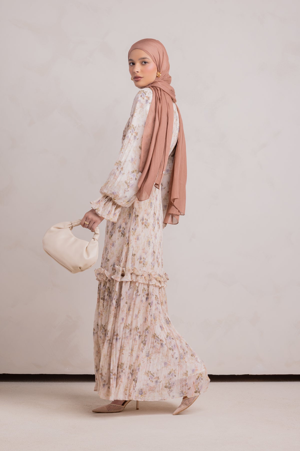 Aiza Pleated Floral Maxi Dress- Fairy