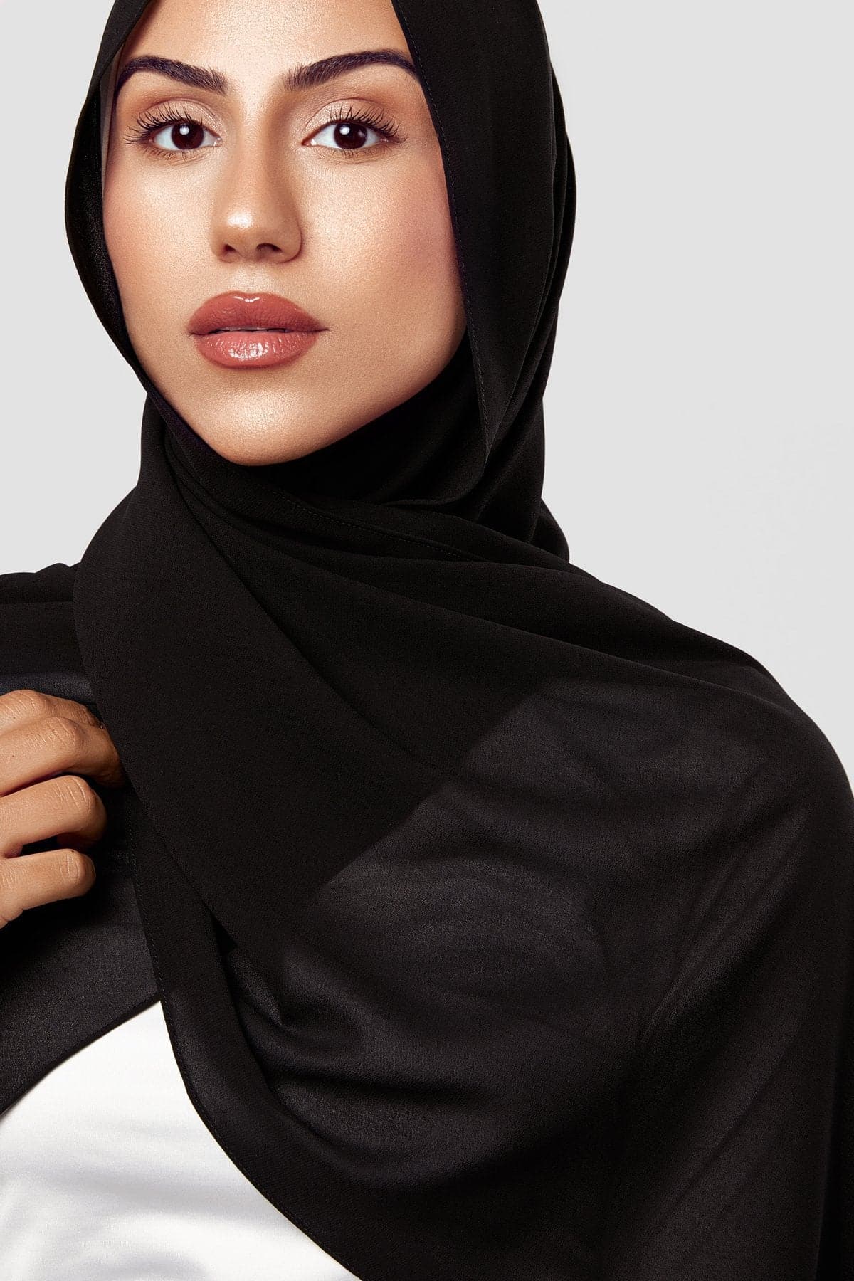 Basic Luxe Chiffon Hijab- Maya - Zahraa The Label
