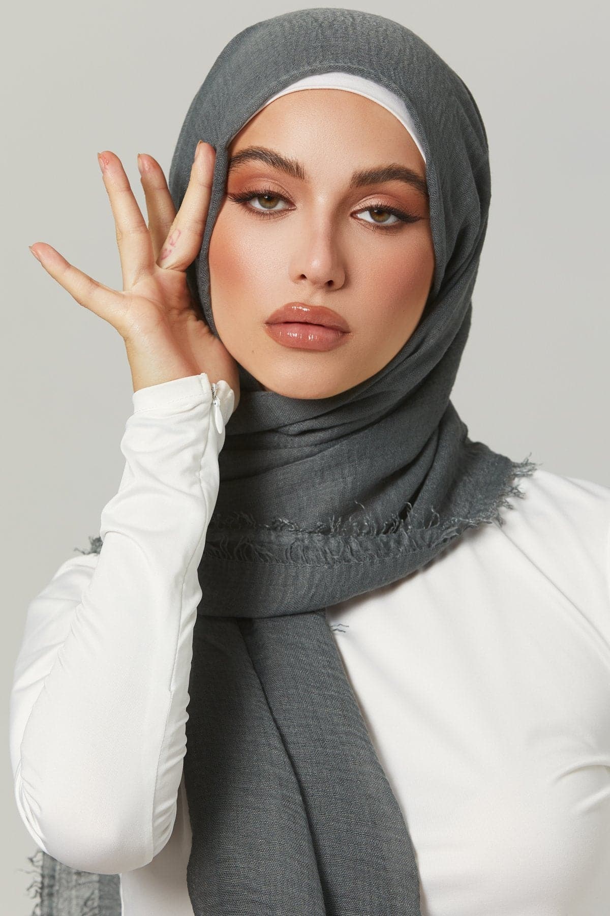 Everyday Cotton Crinkle Hijab- Beauty – Zahraa The Label