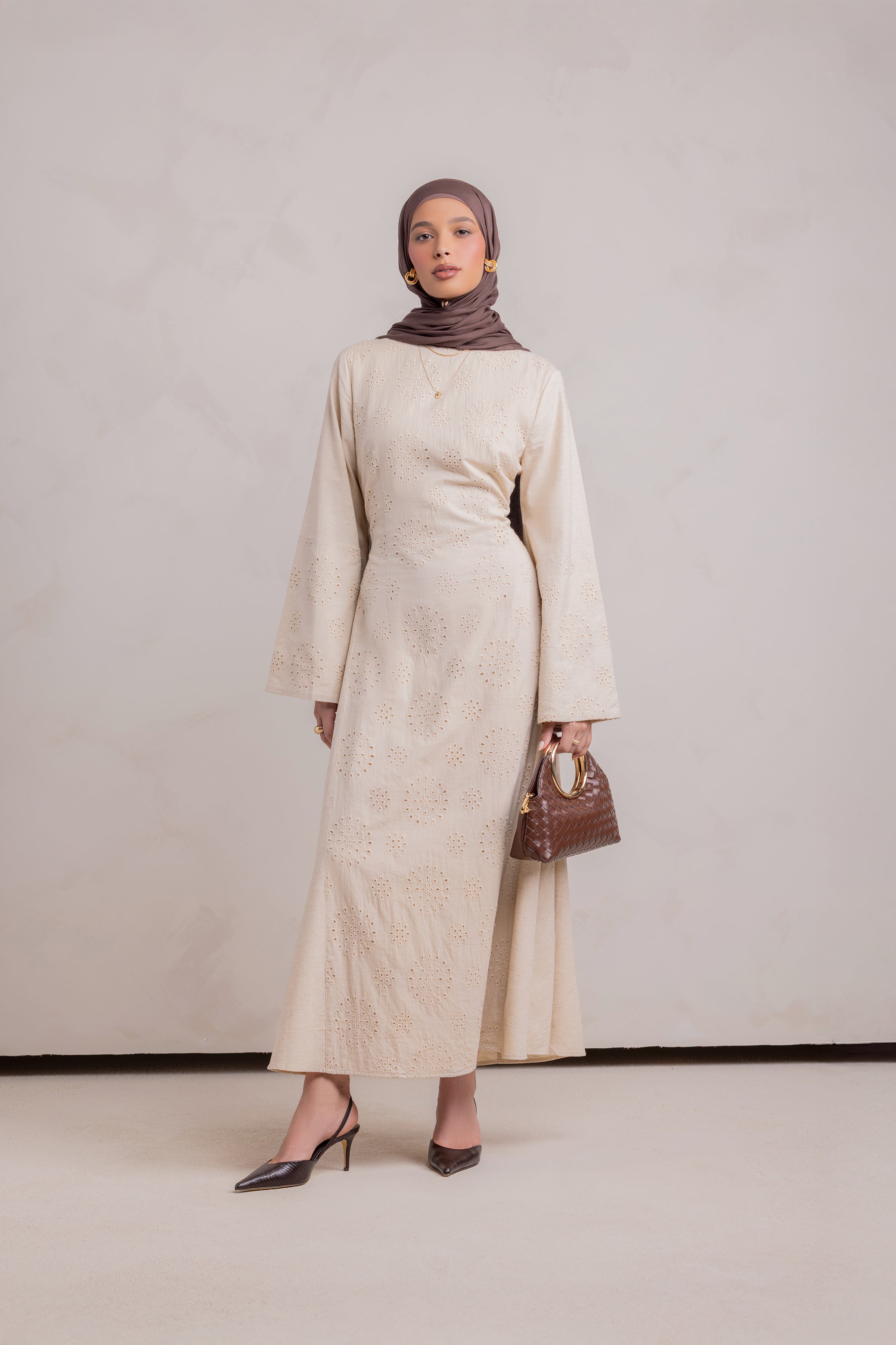 Lulwa Embroidery Dress - Dubai - 1