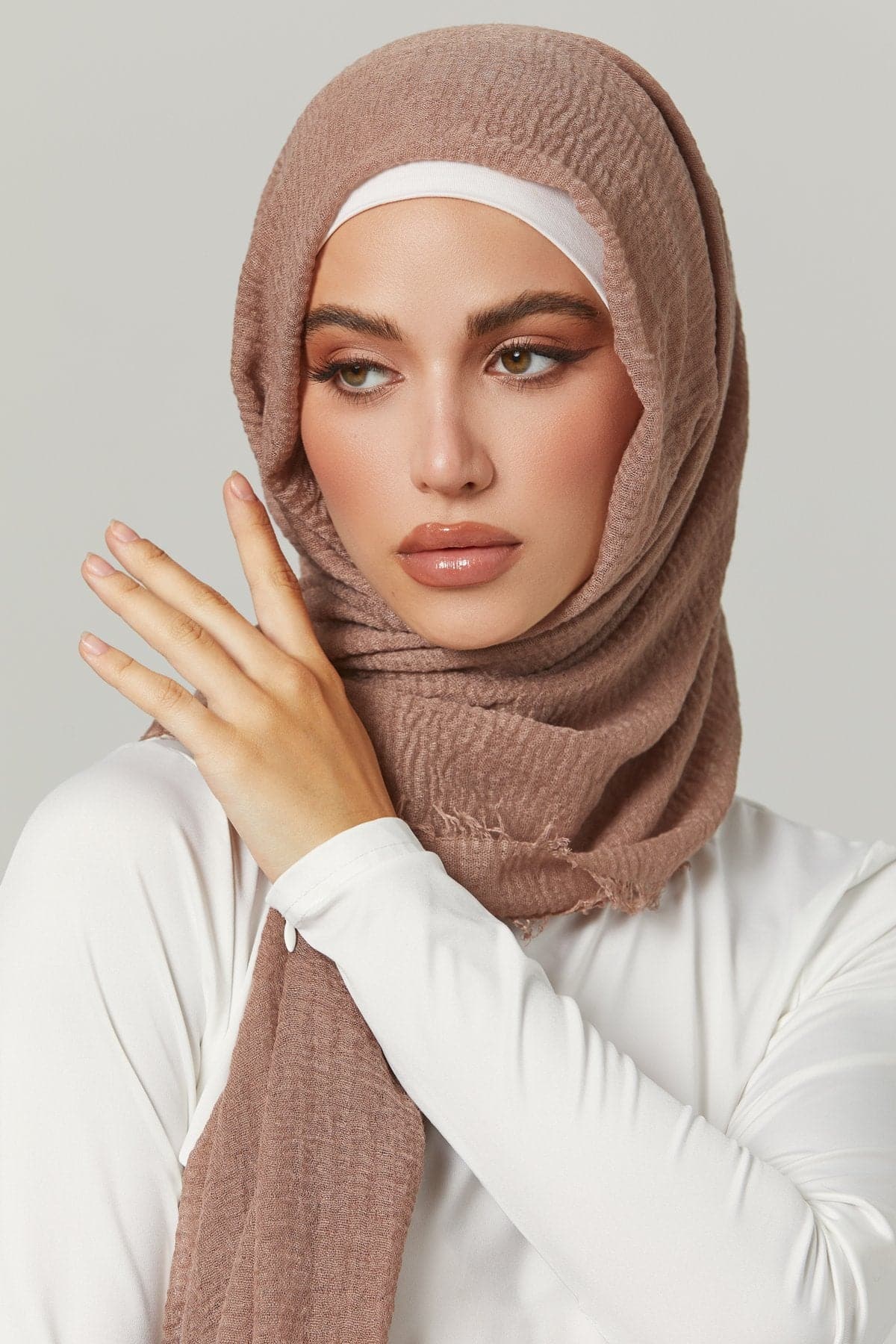 Everyday Cotton Crinkle Hijab- Teach - Zahraa The Label